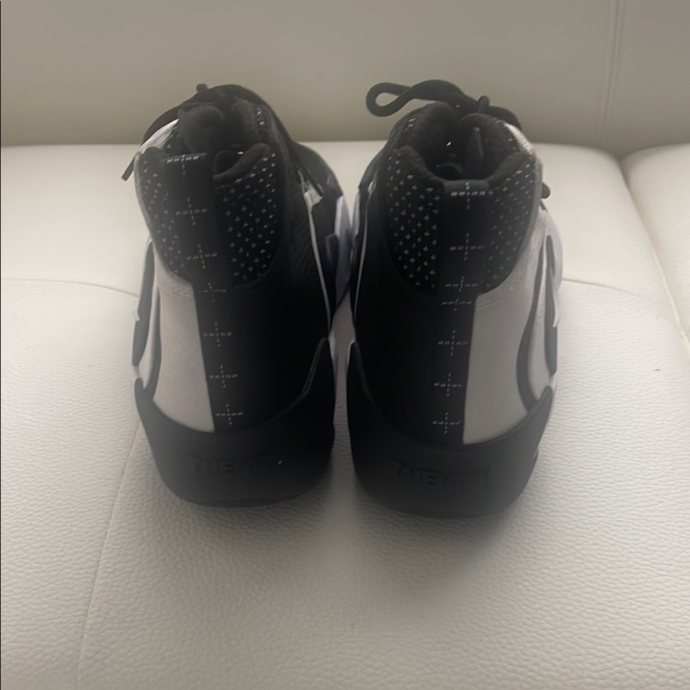 Nike Black and White - Picture 5 of 10